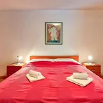 Iby Apartment